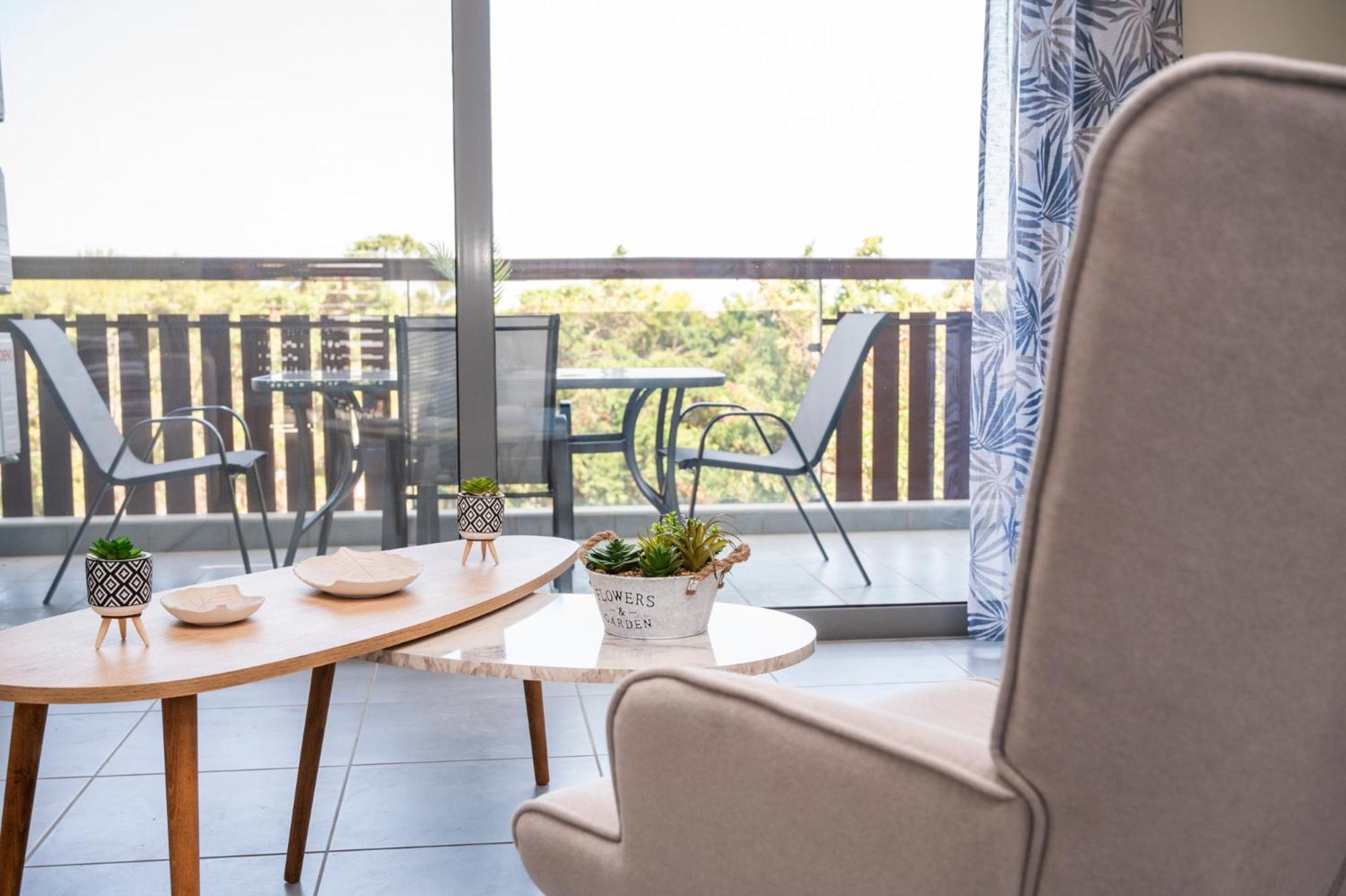 Oceanis Apartments Artémida Eksteriør bilde